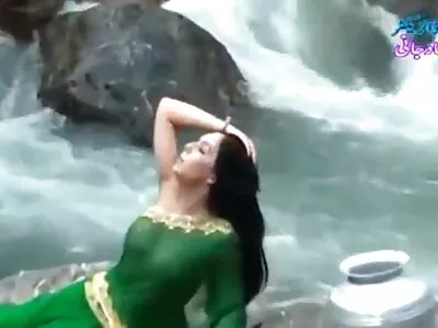 راشل استار قبل از بیرون رفتن سکس و بازی فاک می شود