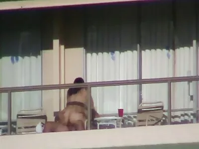 She Take A بازی دخترانه سکسی Dick Up Ass Her in Public Video (شارون لی)